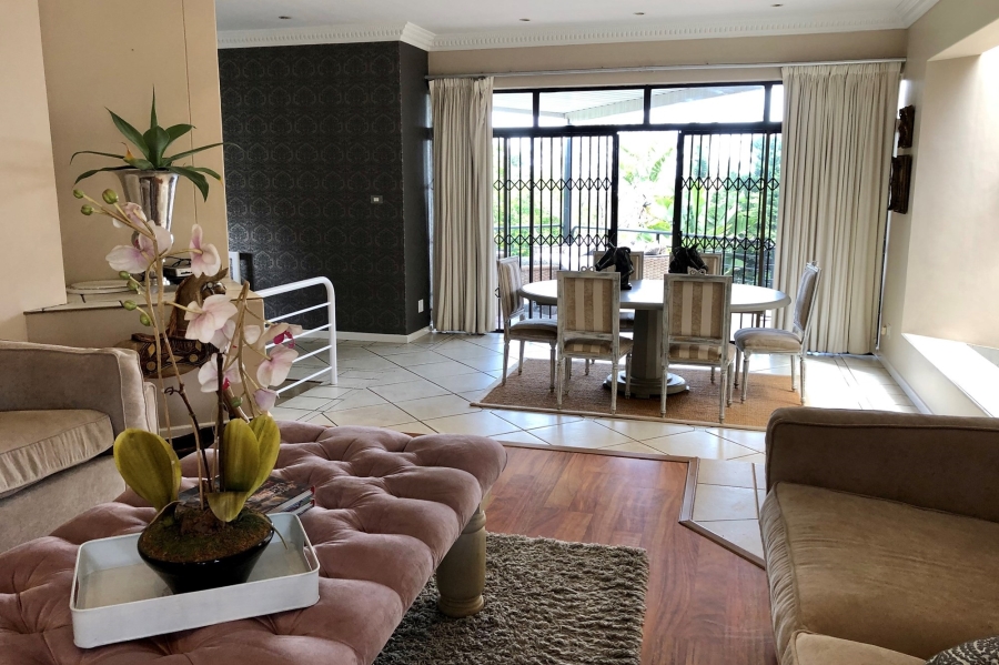 7 Bedroom Property for Sale in Plattekloof Western Cape